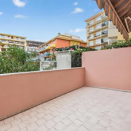 Royal Monceau Menton, Plein Centre, Terrasse مينتون