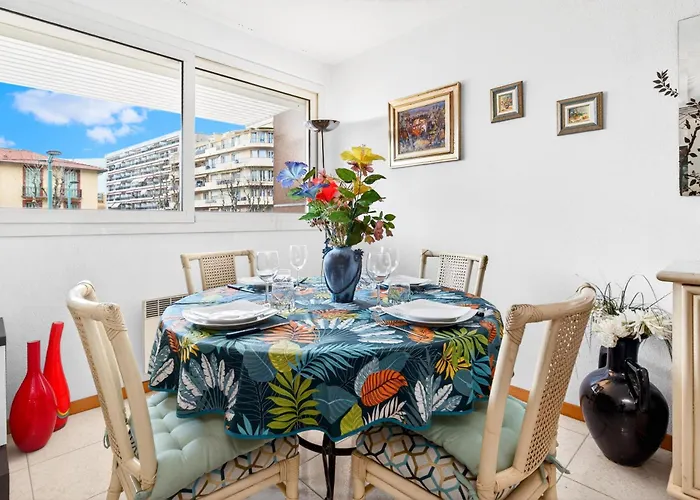 Royal Monceau Menton, Plein Centre, Terrasse Ментона