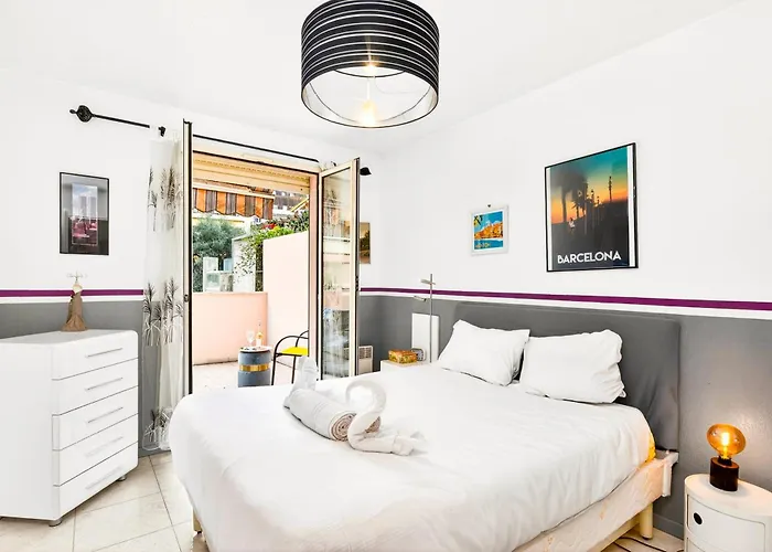 Royal Monceau Menton, Plein Centre, Terrasse * مينتون