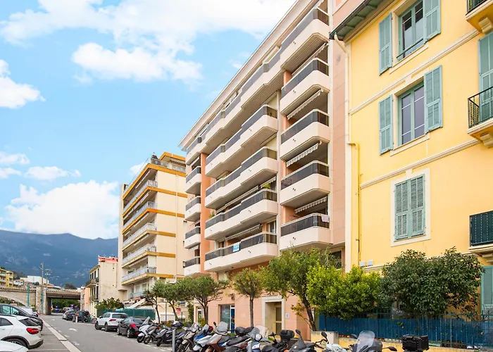 Royal Monceau Menton, Plein Centre, Terrasse * Ментона